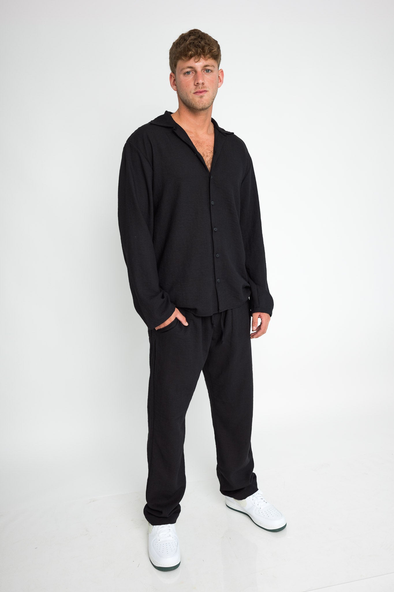 מכופתרת פשתן - שחור