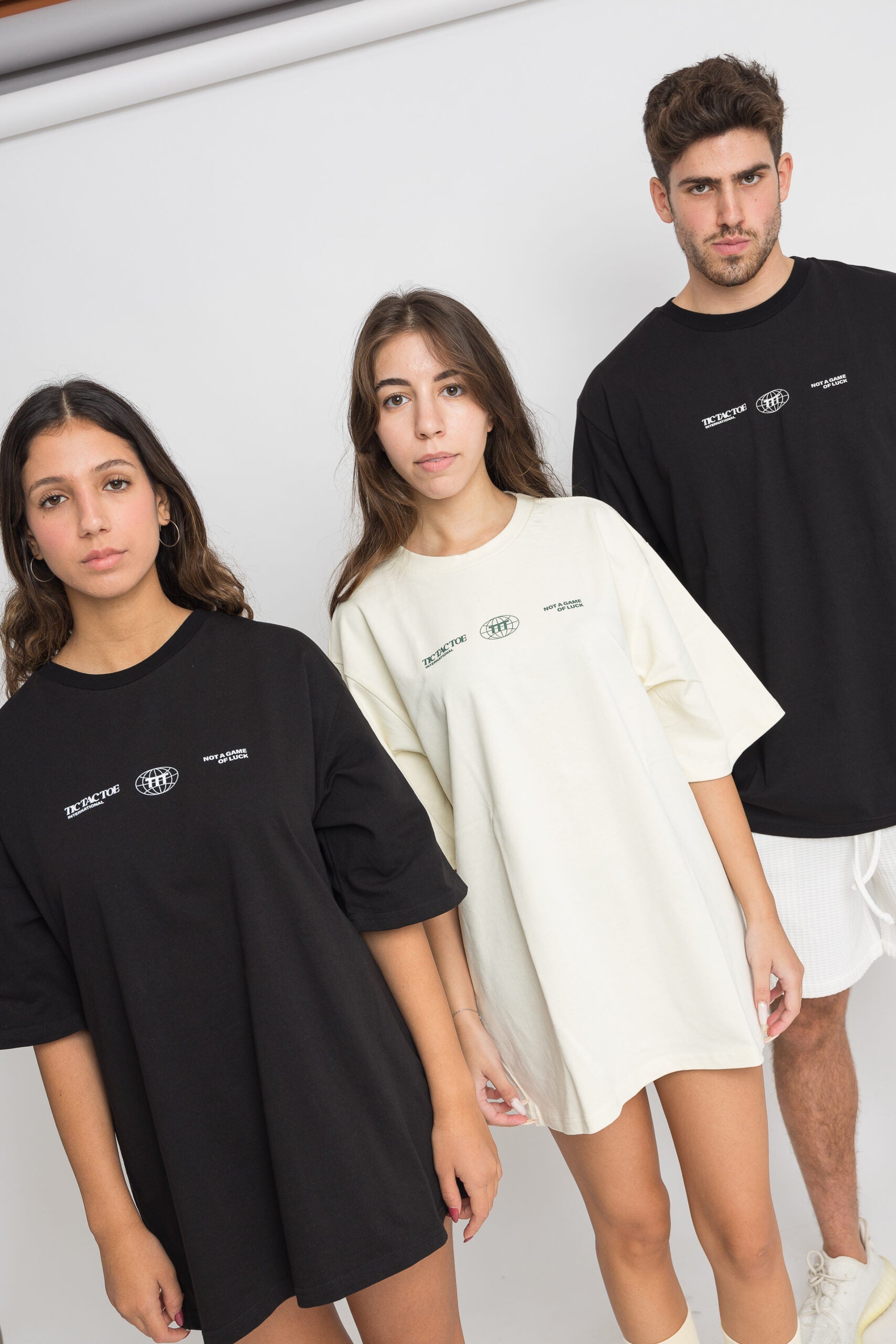 חולצה קצרה בינלאומי - גברים