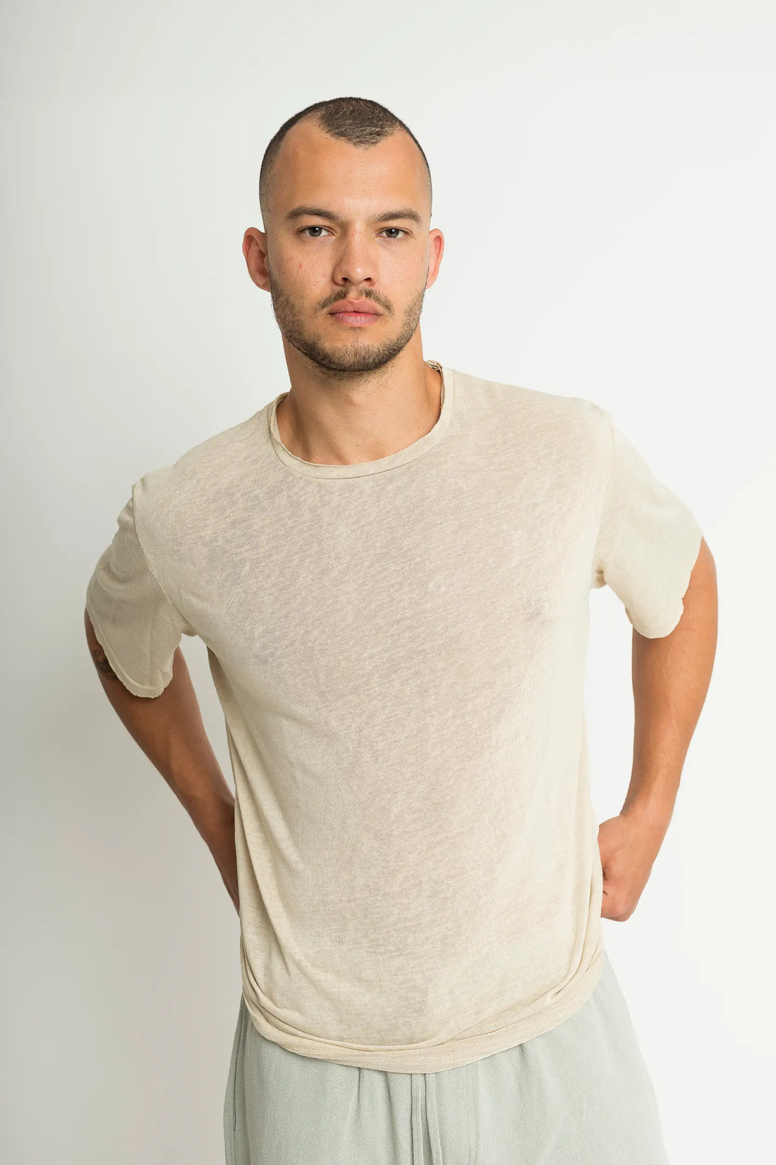 חולצה קצרה לגברים פשתן - אבן