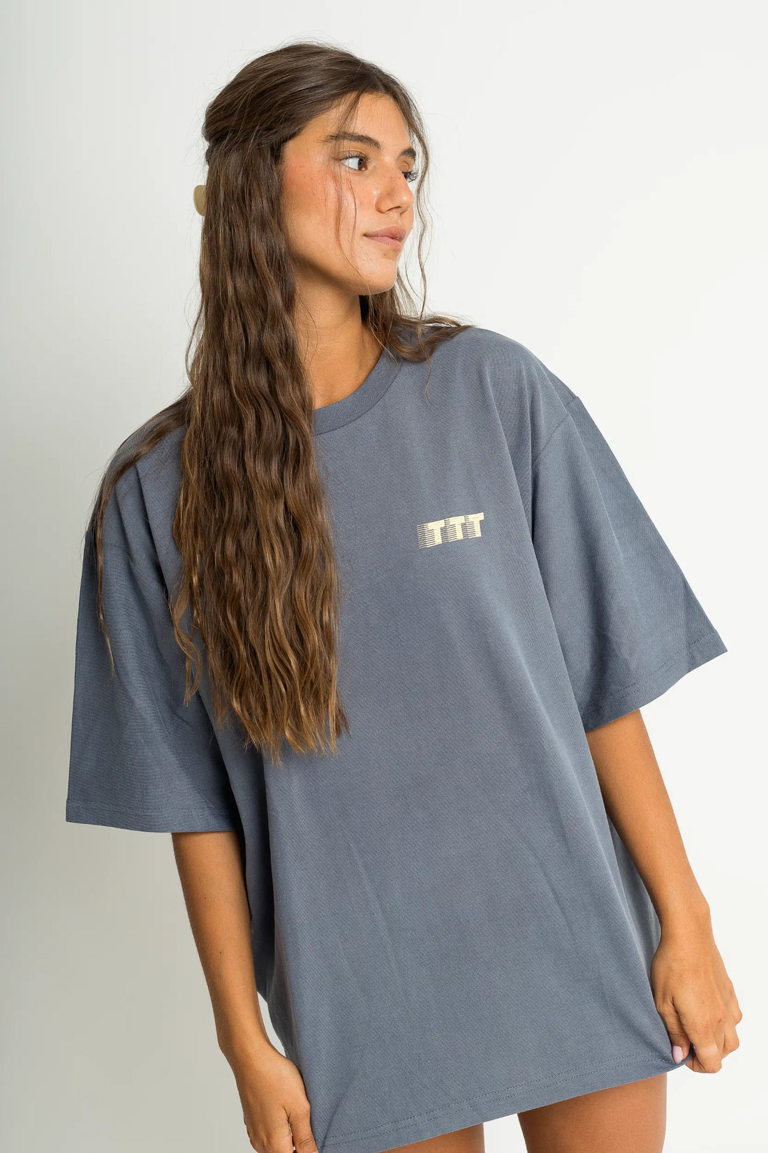 חולצה "פורמולה 1" לנשים - אפור ווש