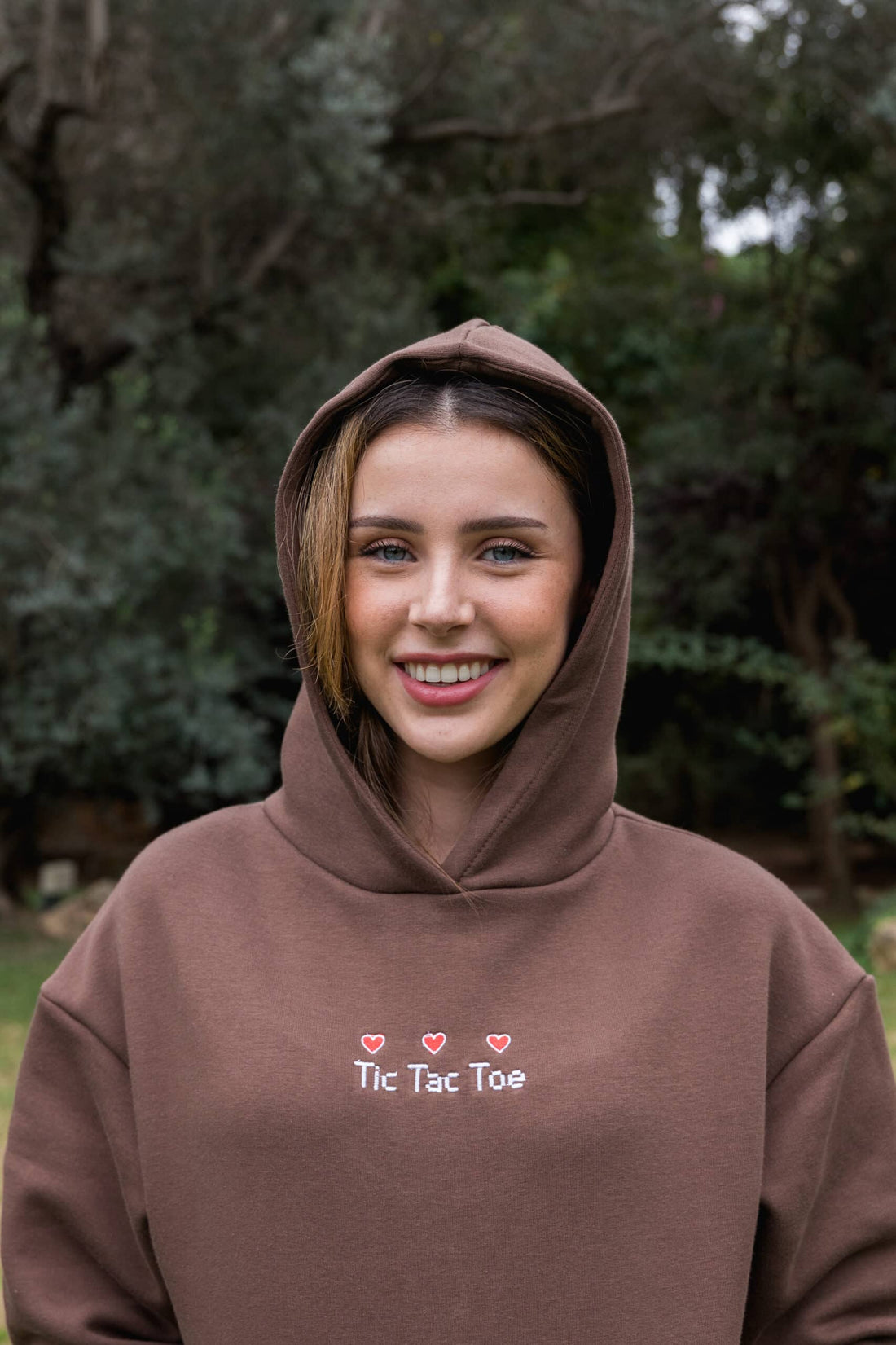 סווטשרט נשים - משחק מחשב צבע חום