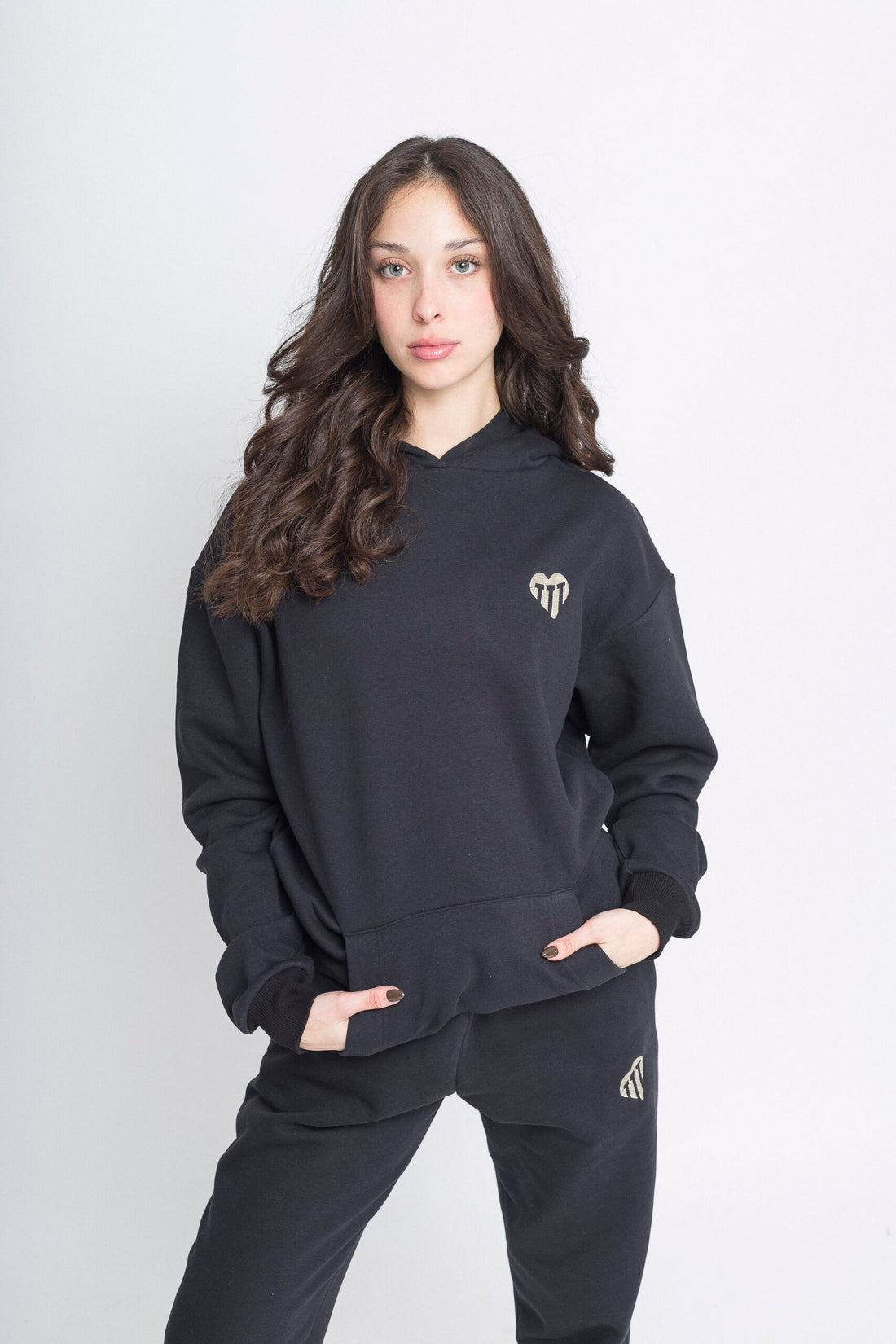 מכנסיים ארוכים נשים - לב