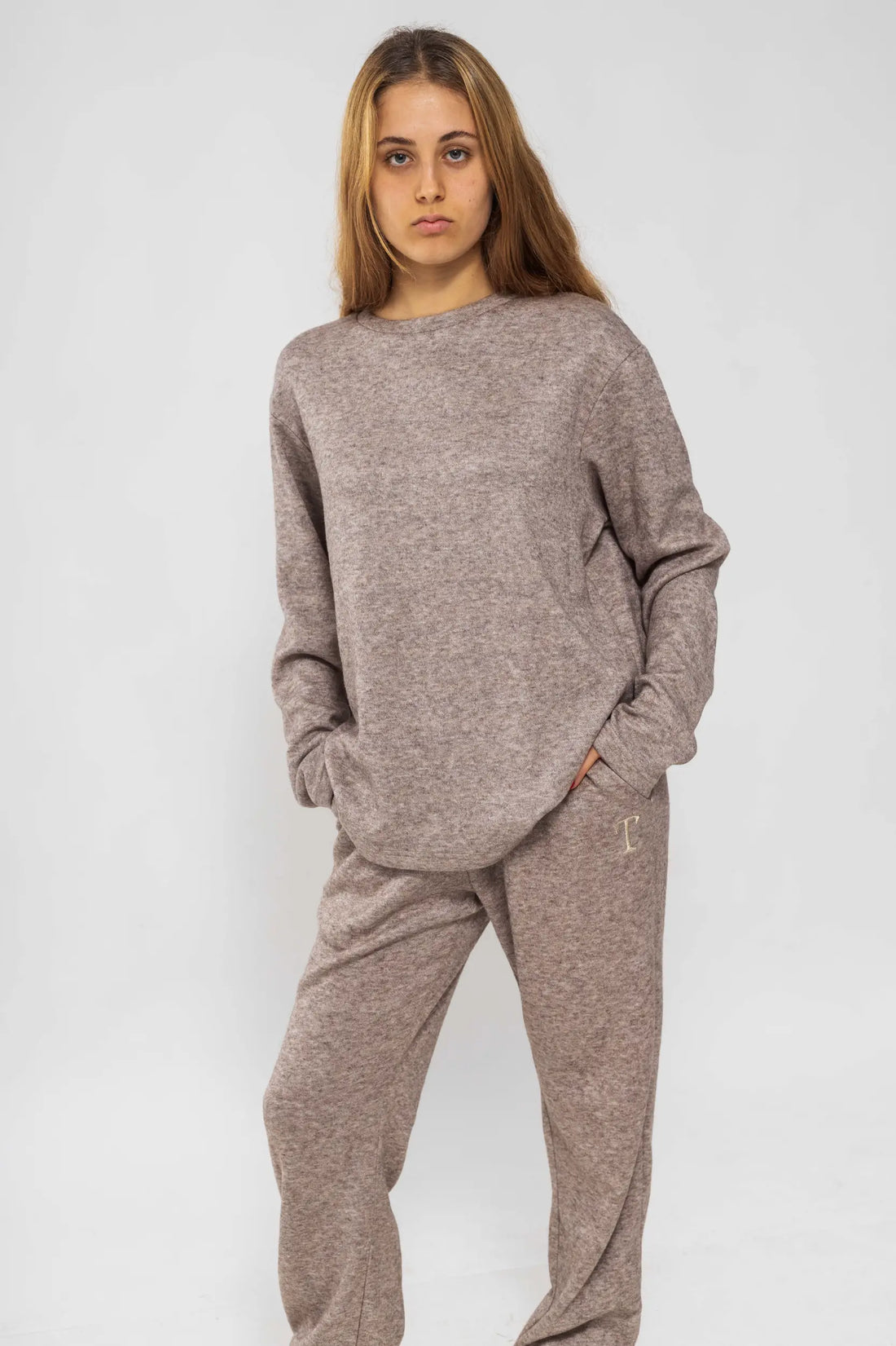 חום כהה ROYALTY - מכנס סריג לנשים