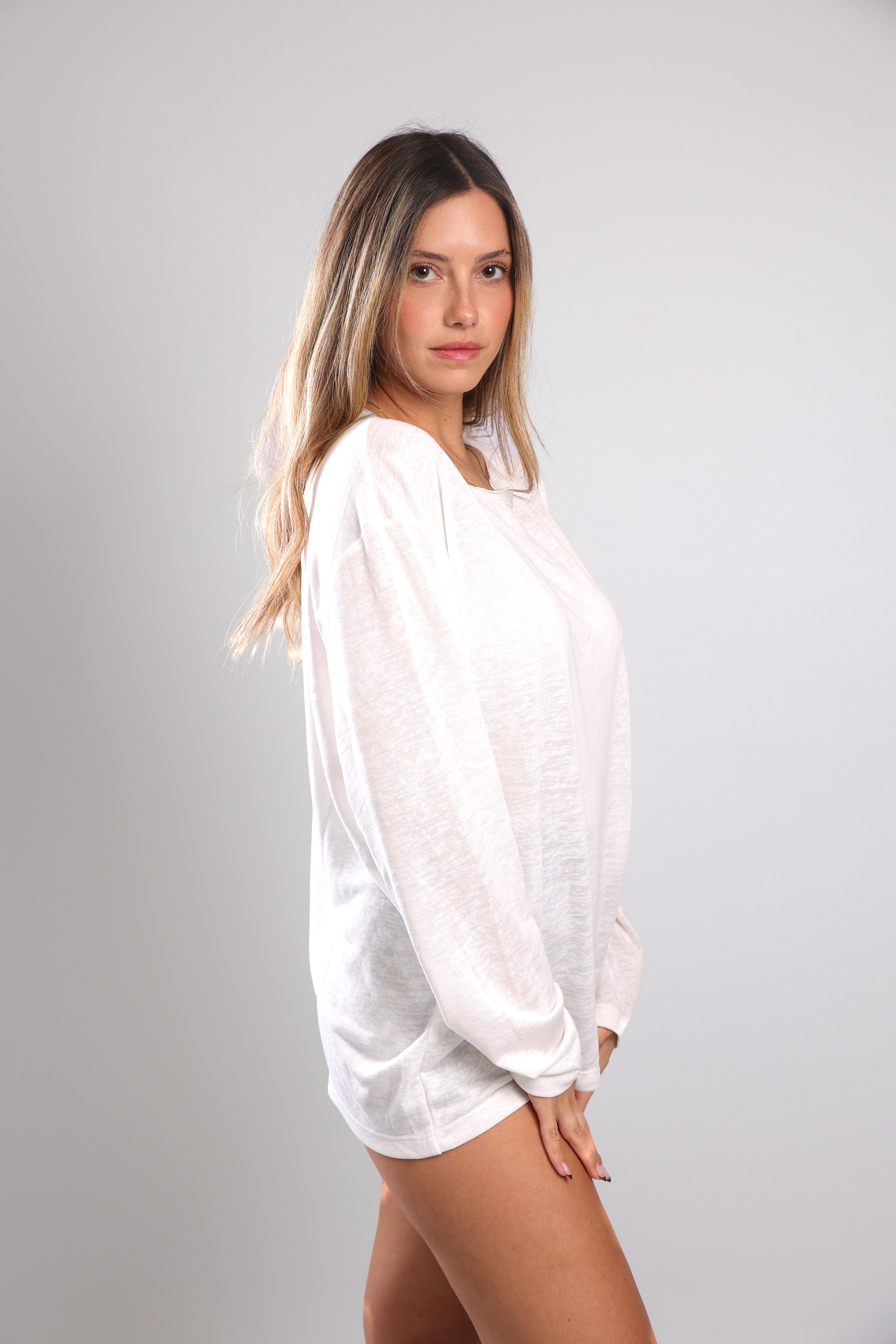 חולצה ארוכה לנשים - לבן