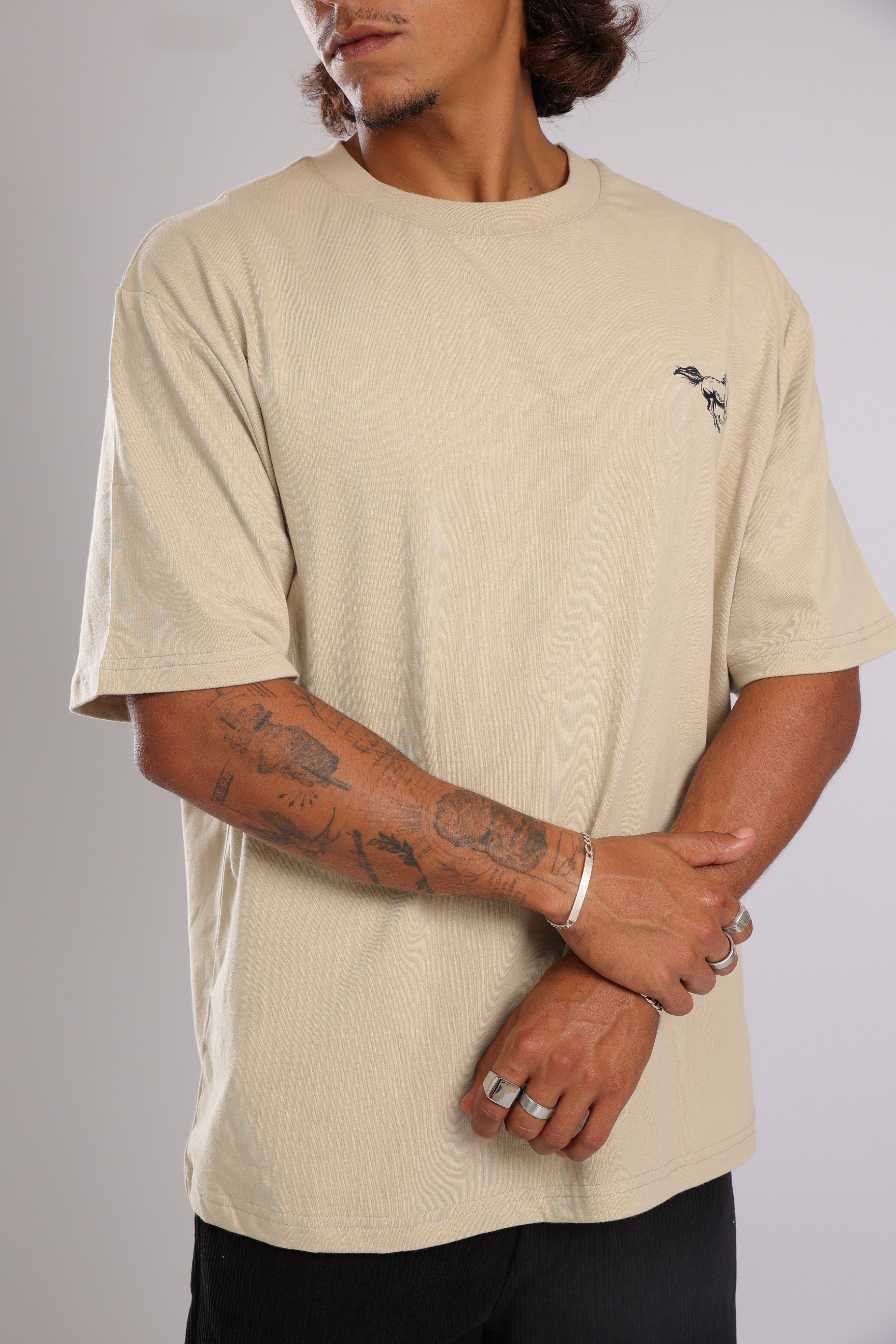 חולצה WILD HORSES - בז&