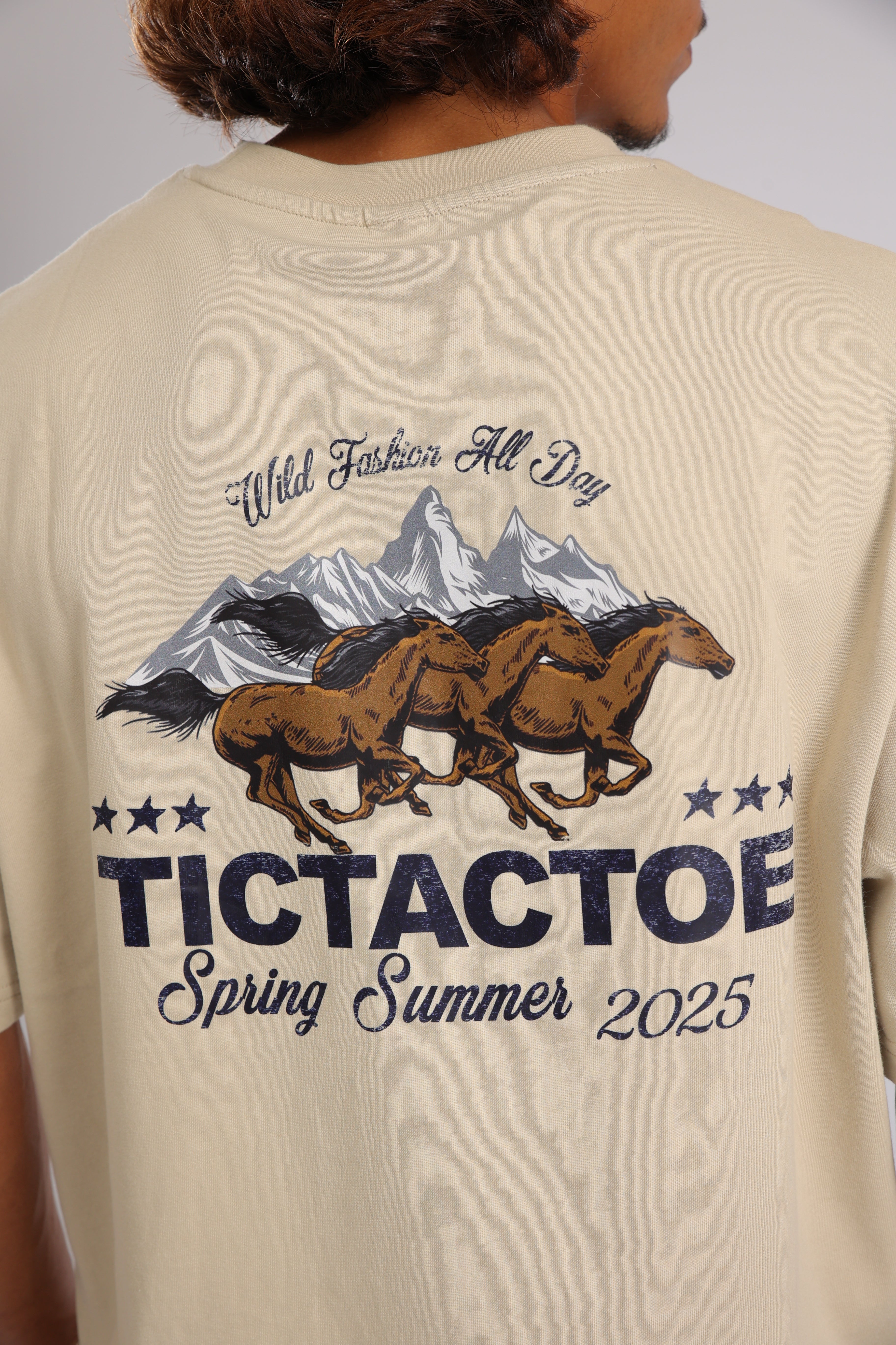 חולצה WILD HORSES - בז&