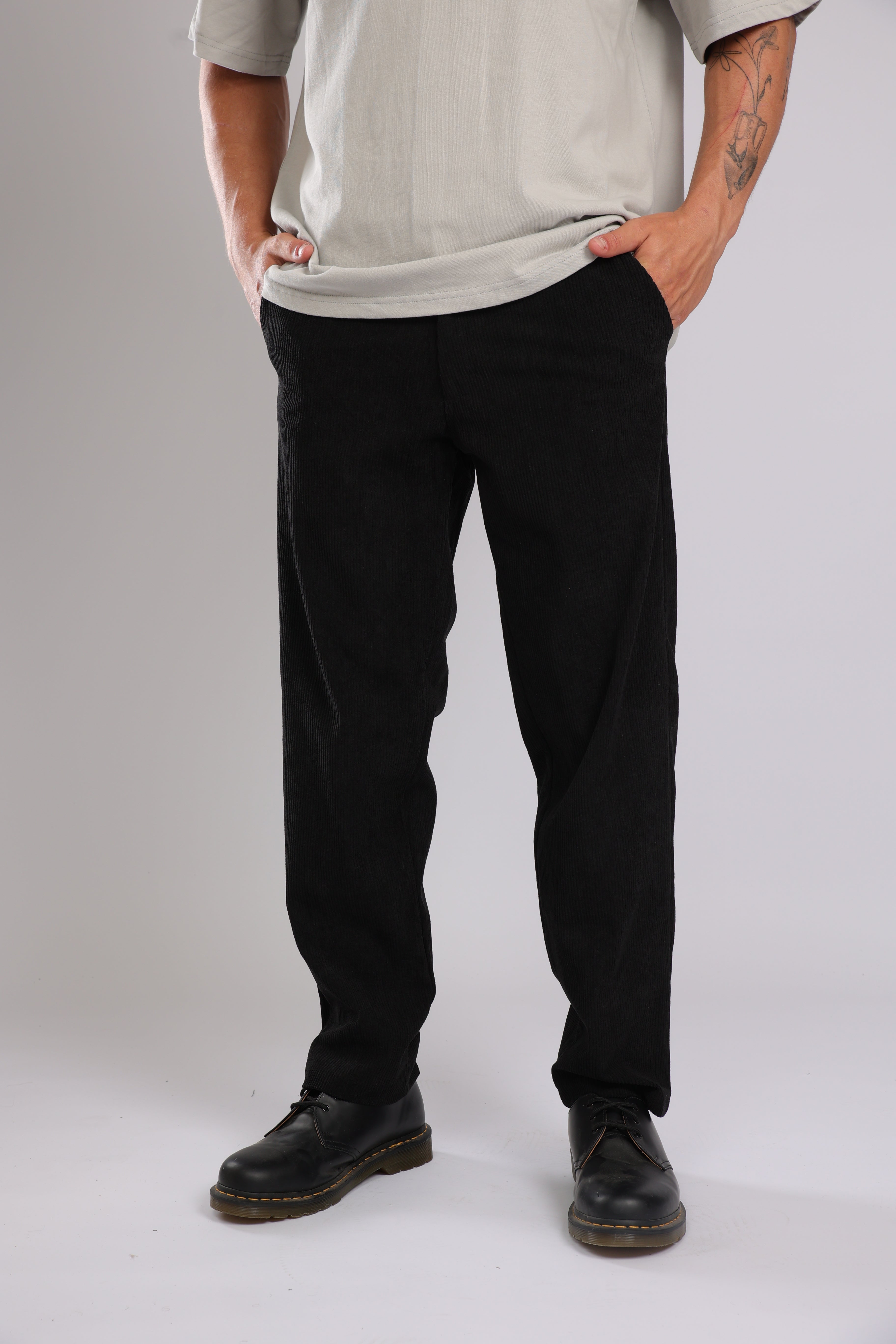 מכנס קורדרוי ארוך לגברים - שחור