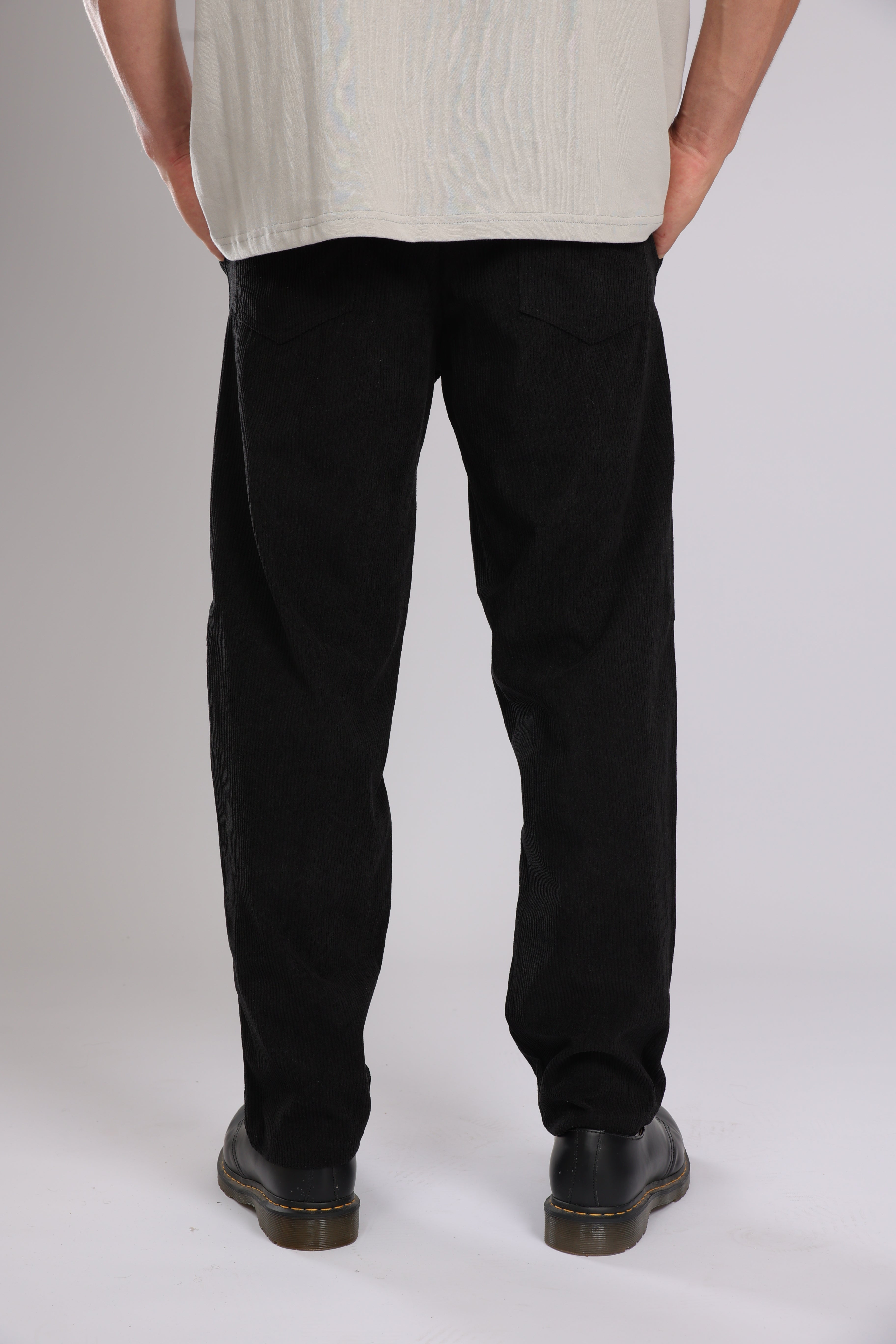 מכנס קורדרוי ארוך לגברים - שחור
