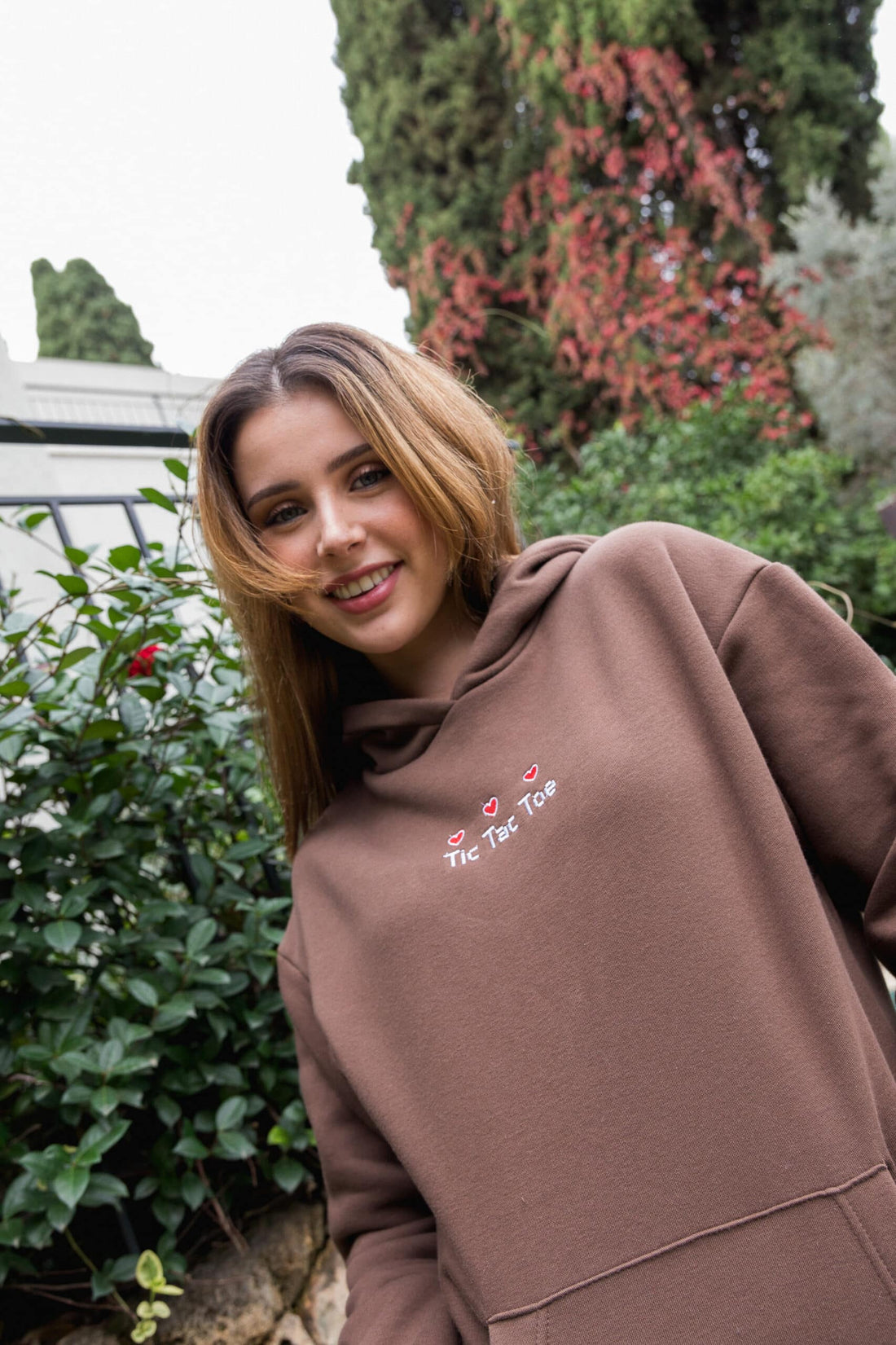 סווטשרט נשים - משחק מחשב צבע חום