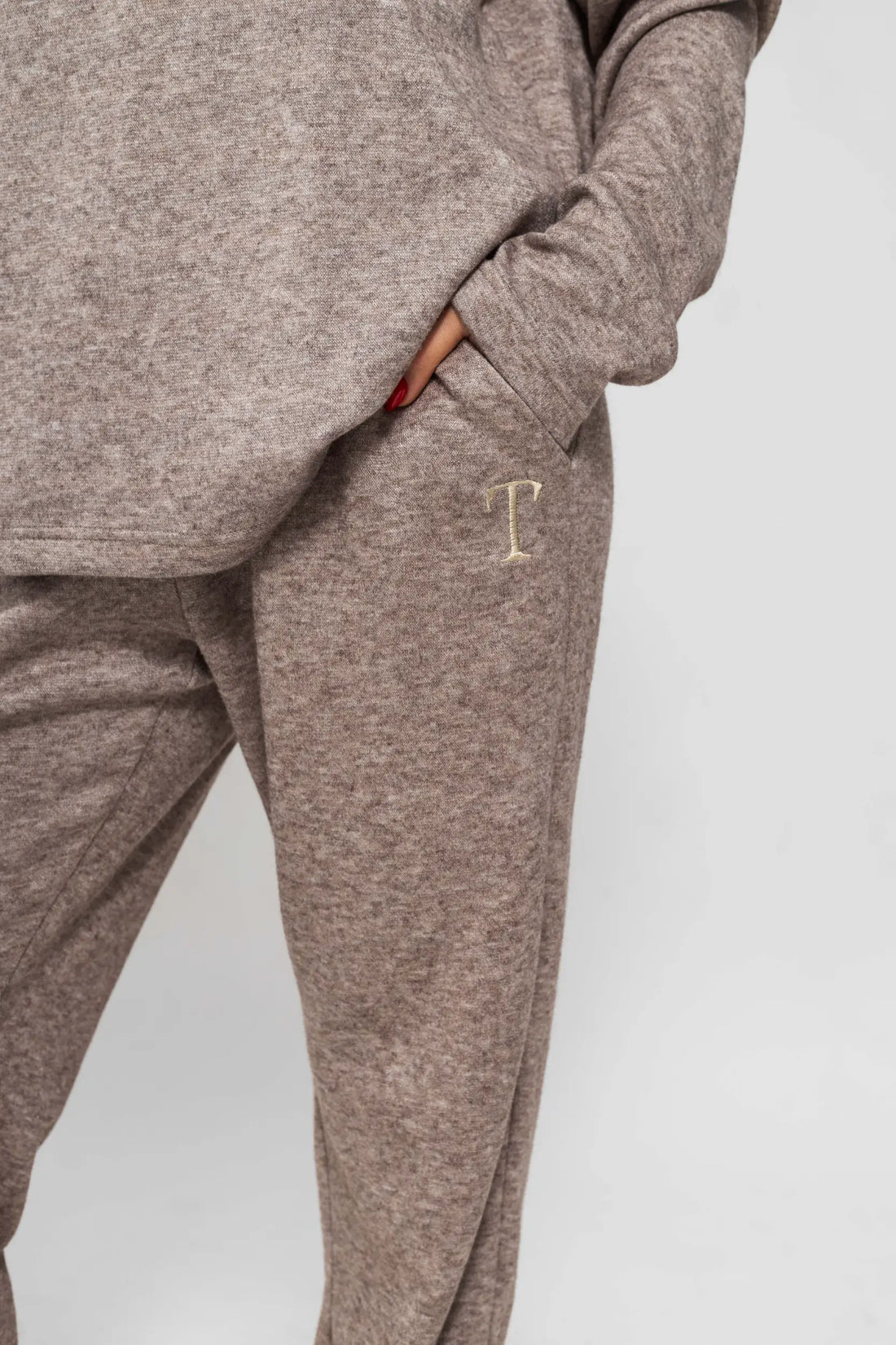 חום כהה ROYALTY - מכנס סריג לנשים