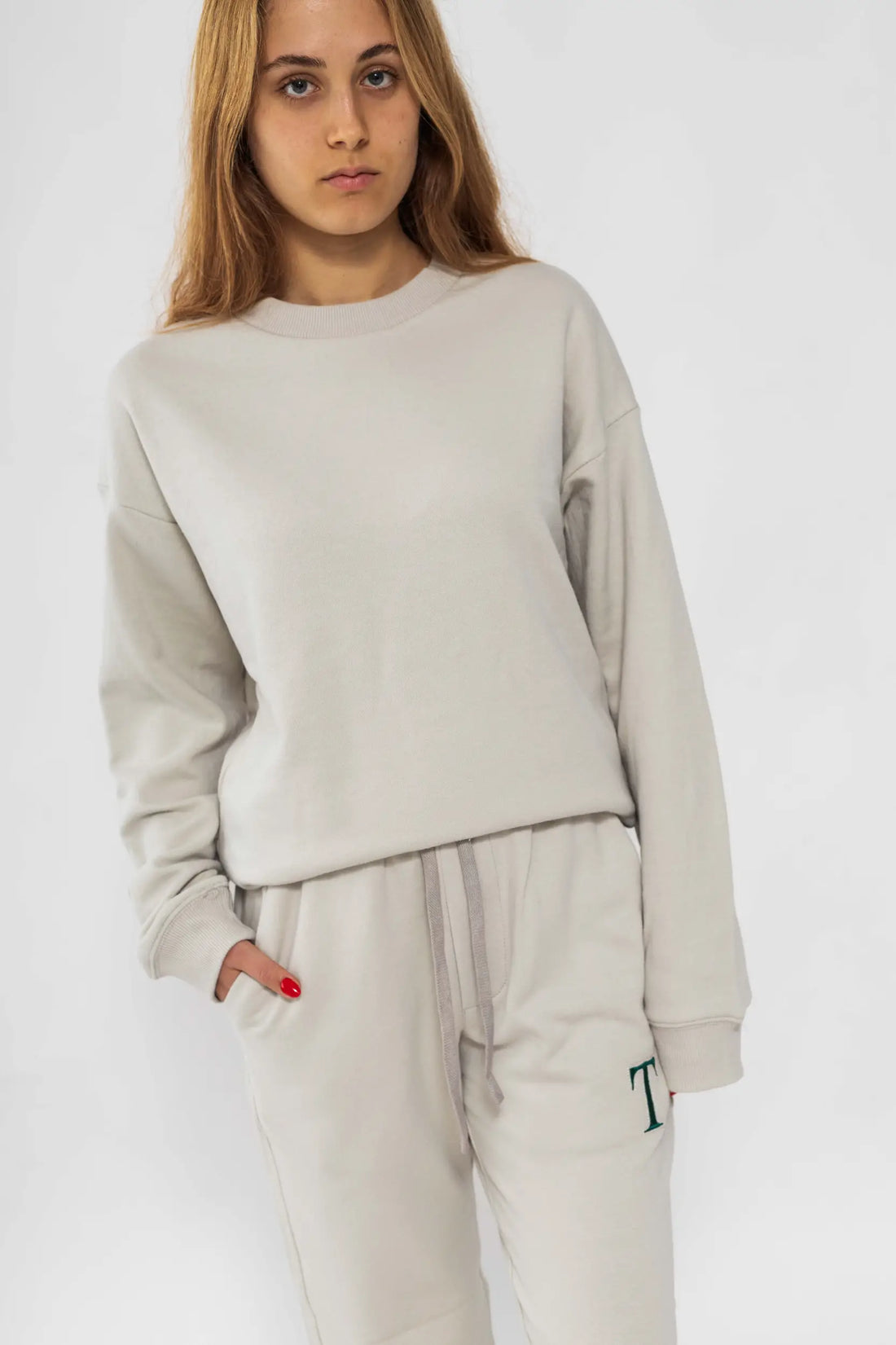 אבן T - סווטשירט בוקלה לנשים