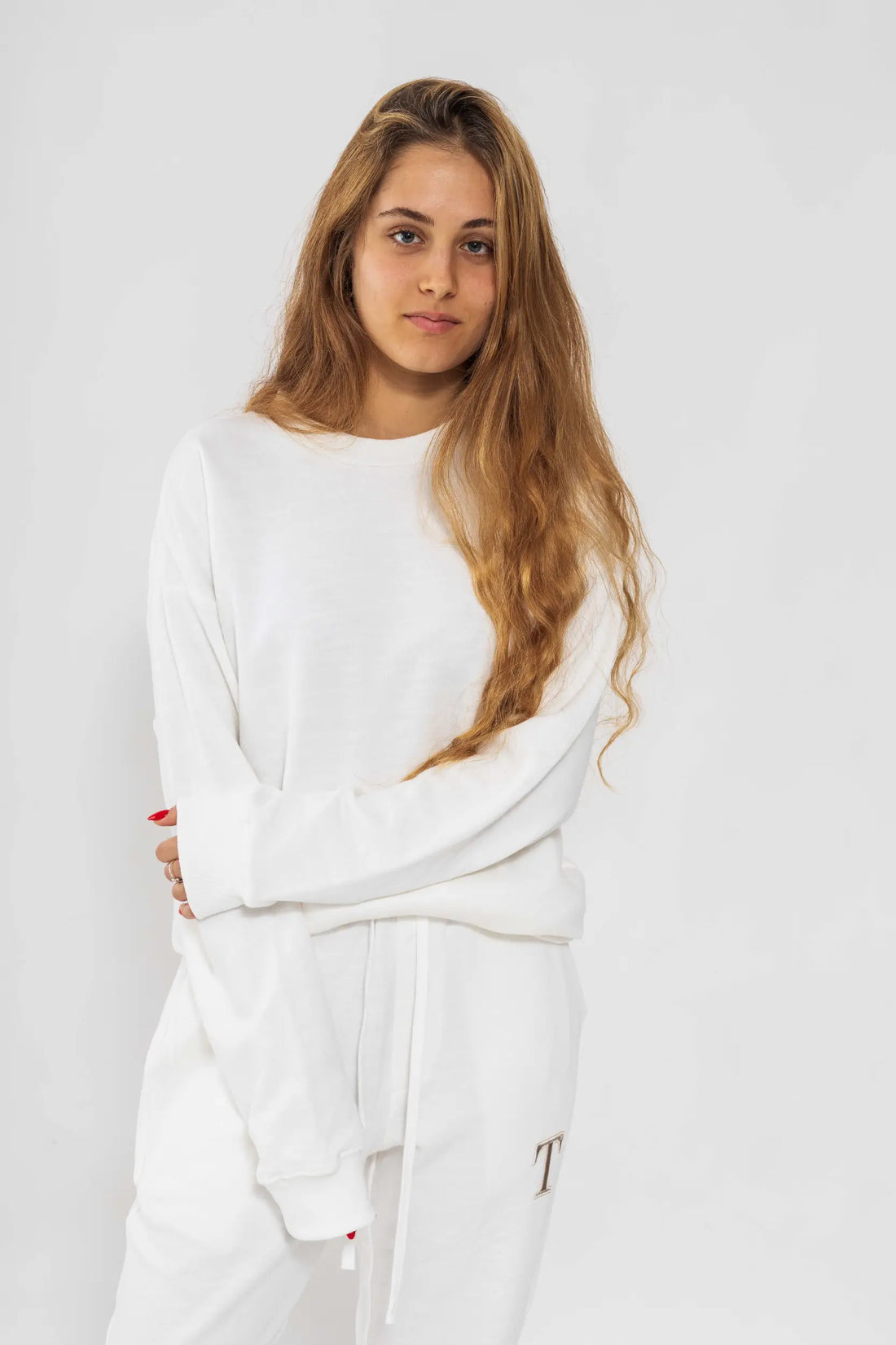 לבן T - סווטשירט בוקלה לנשים