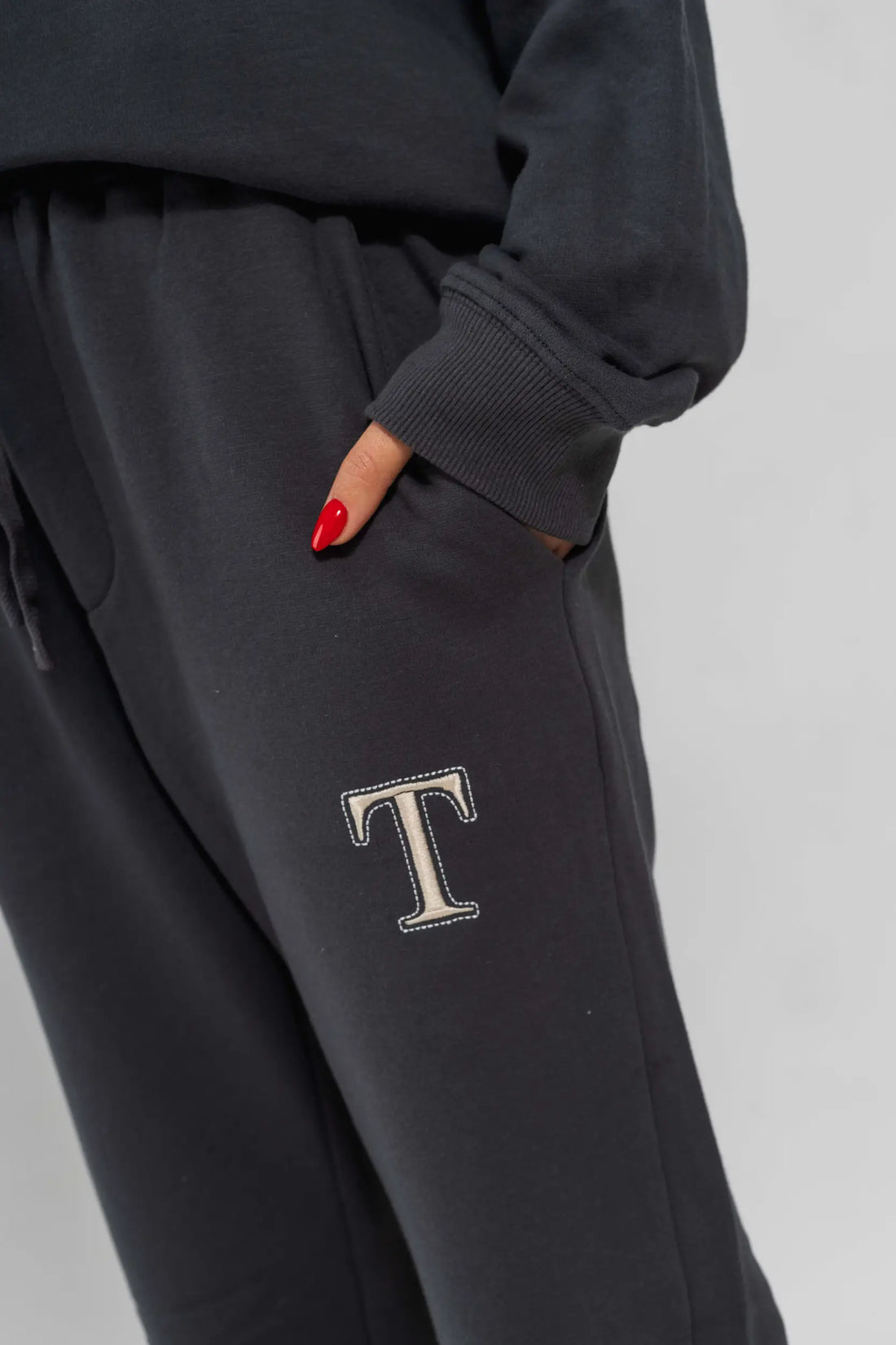 אפור פלדה T - מכנס בוקלה לנשים