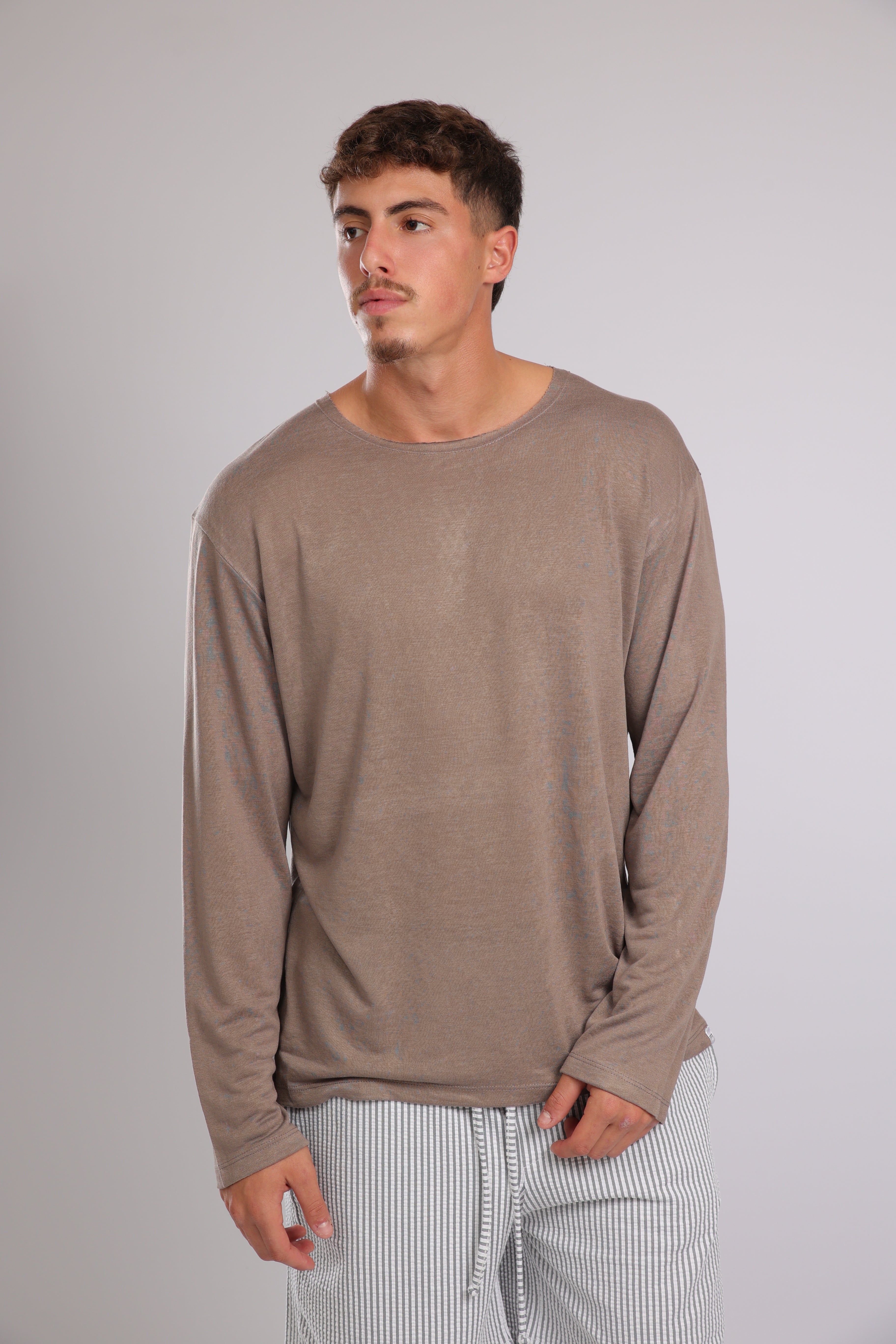 חולצה ארוכה פשתן - חום כהה