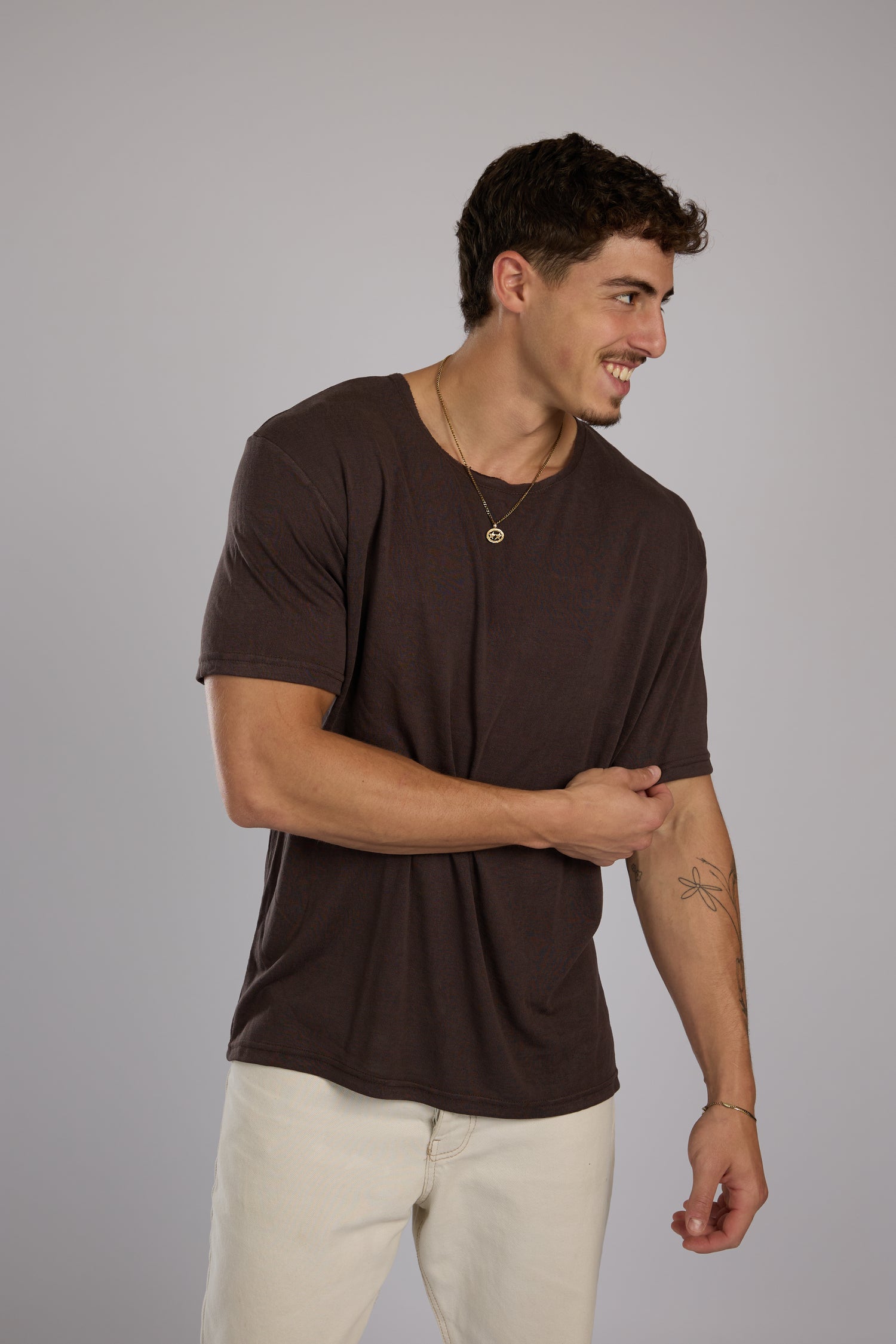 חולצה קצרה פשתן - חום כהה