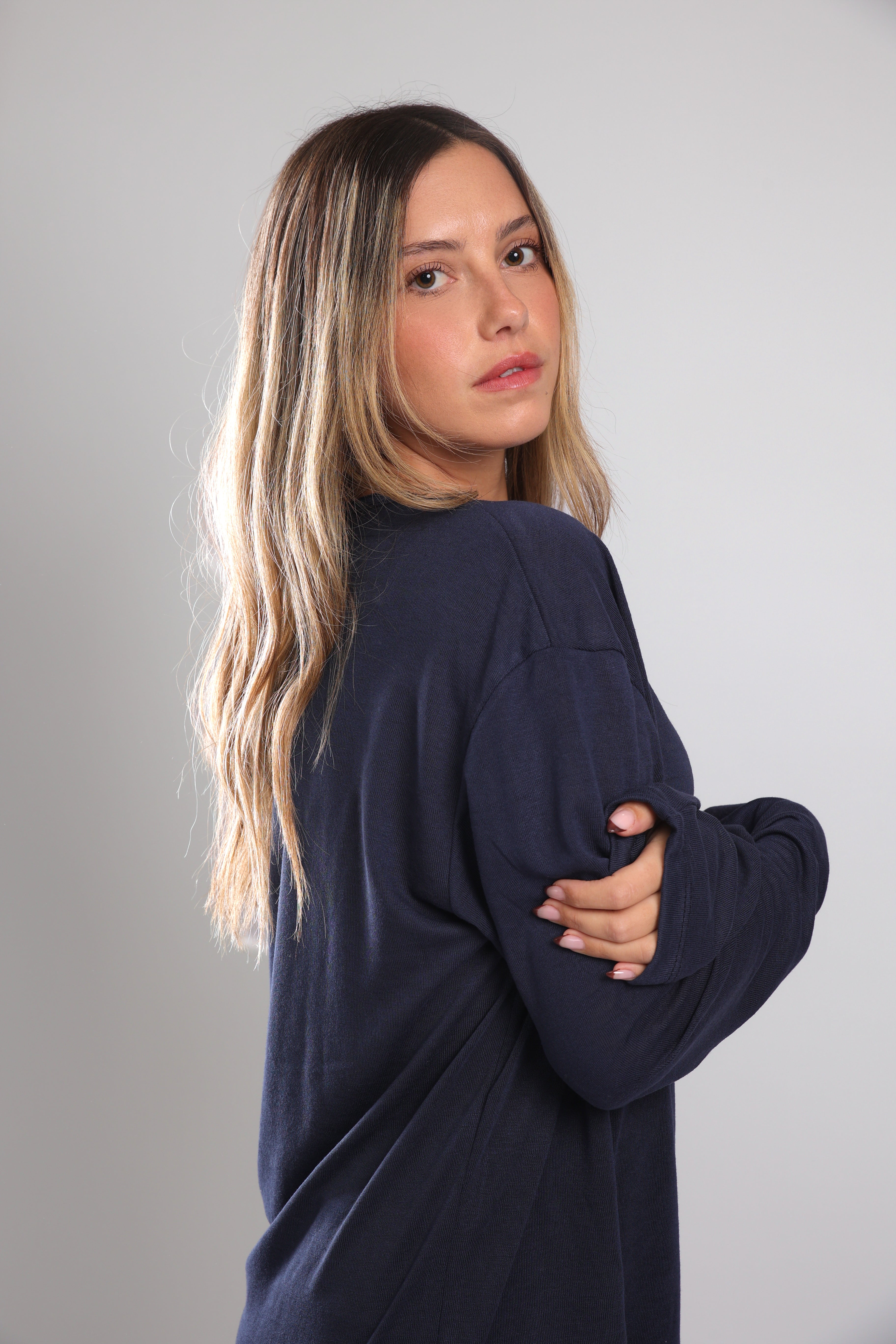 חולצה ארוכה לנשים - כחול כהה