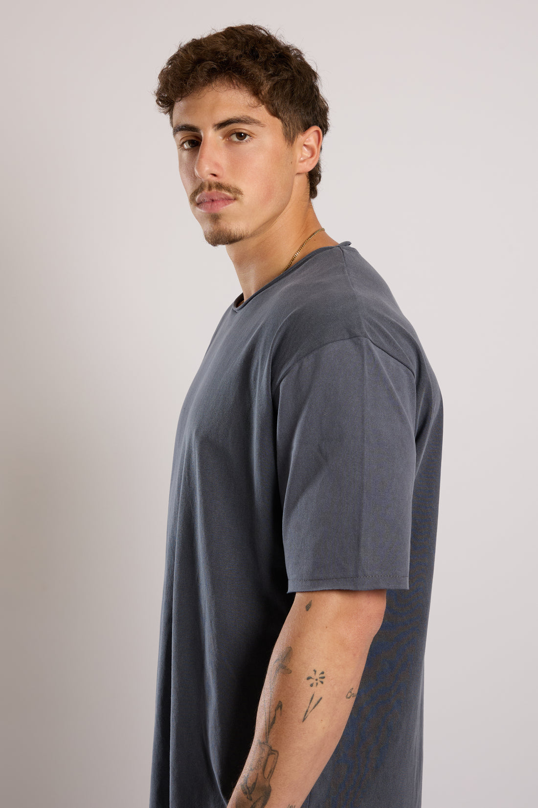 חולצה קצרה שטופה - כחול כהה