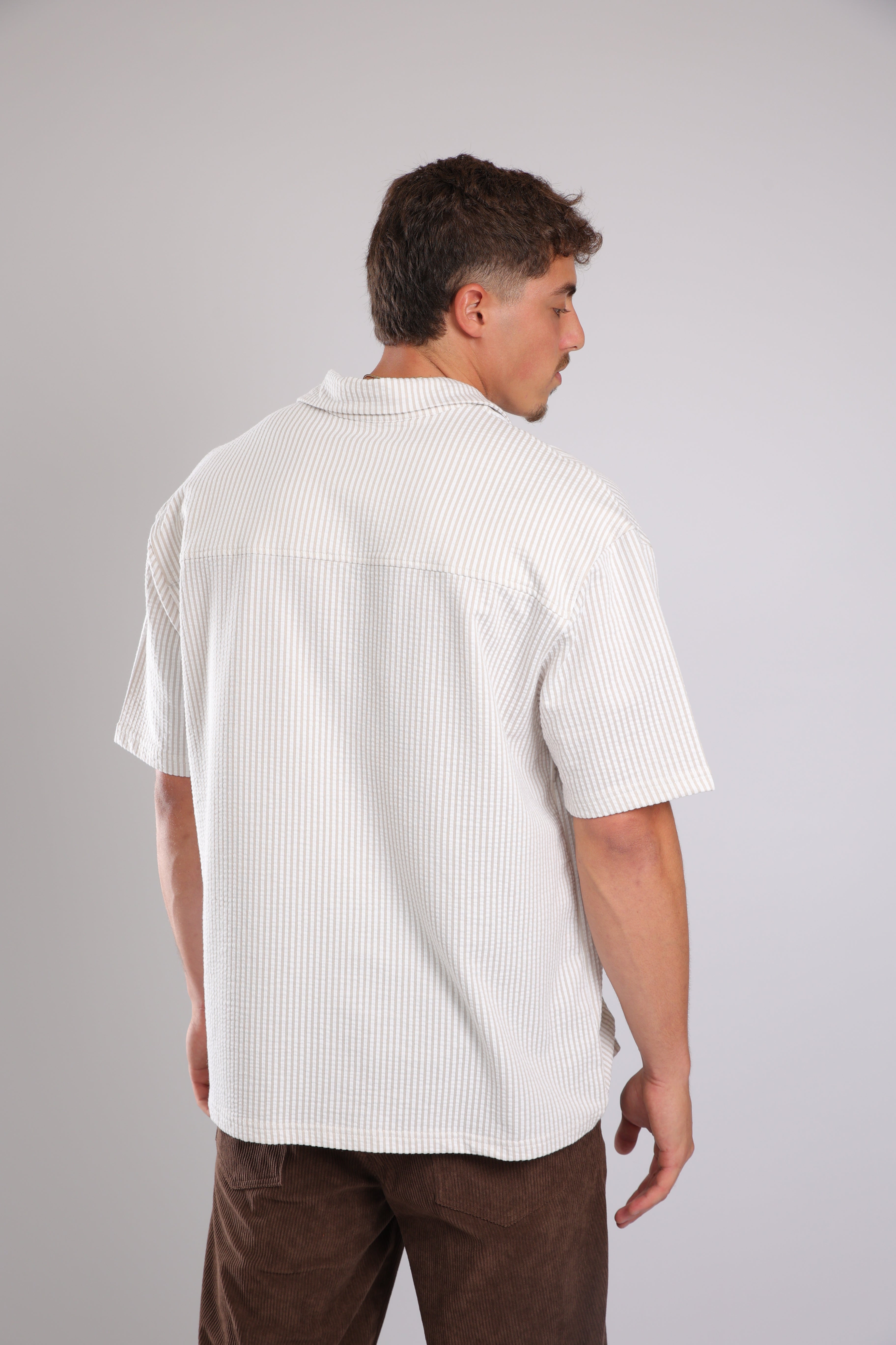 מכופתרת קצרה פסים - שמנת