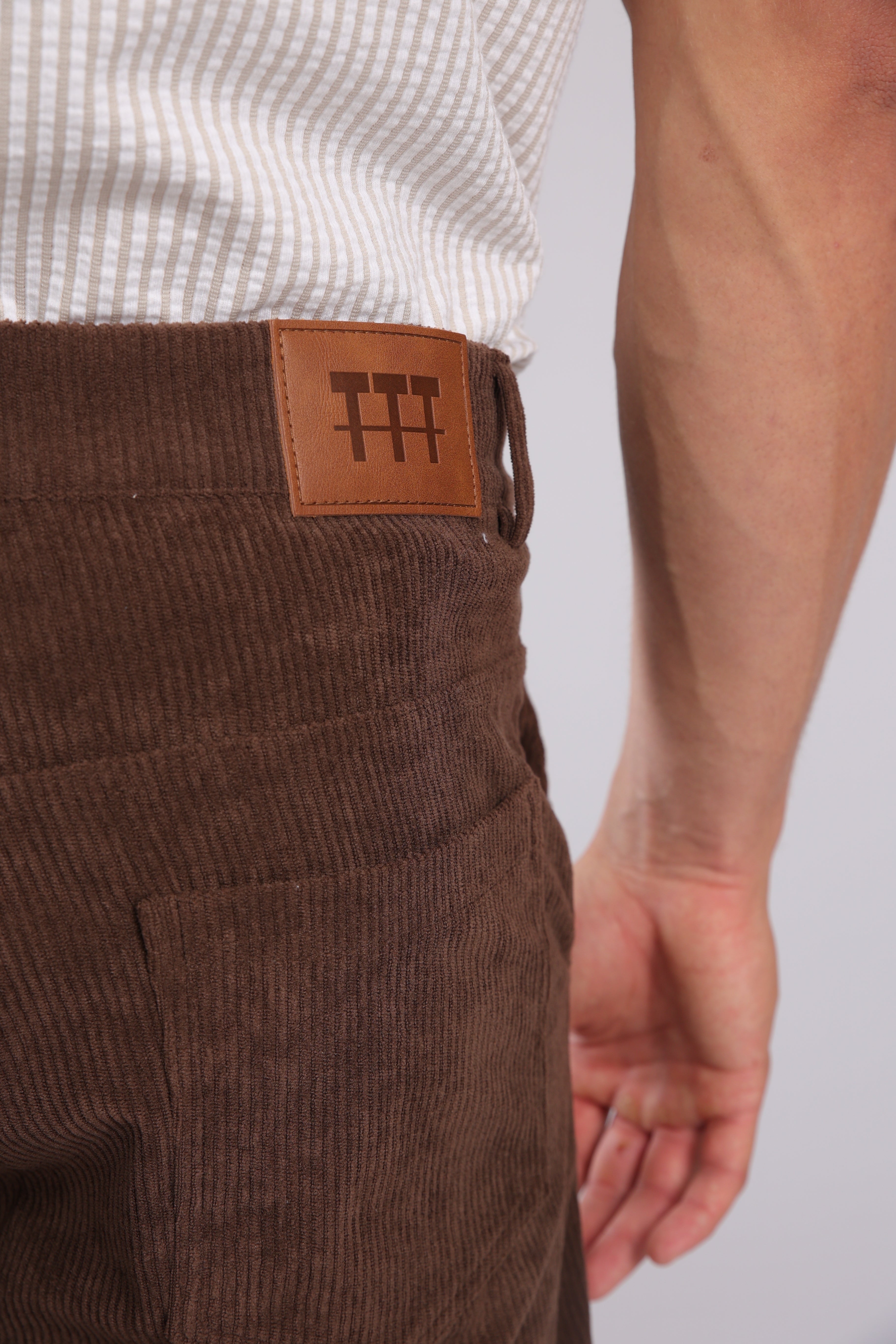 מכנס קורדרוי ארוך לגברים - חום