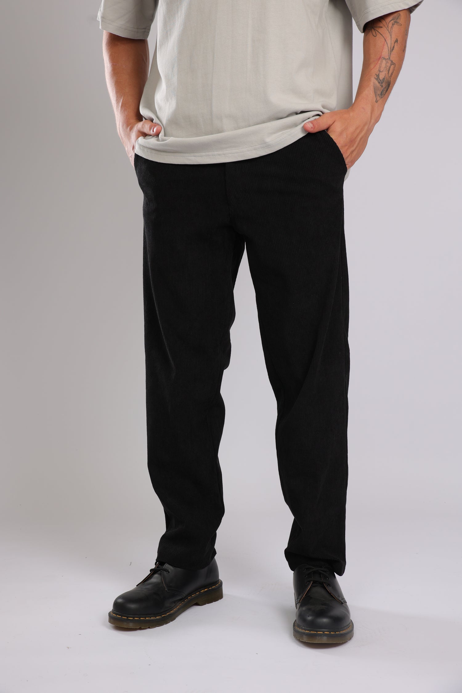 מכנס קורדרוי ארוך לגברים - שחור