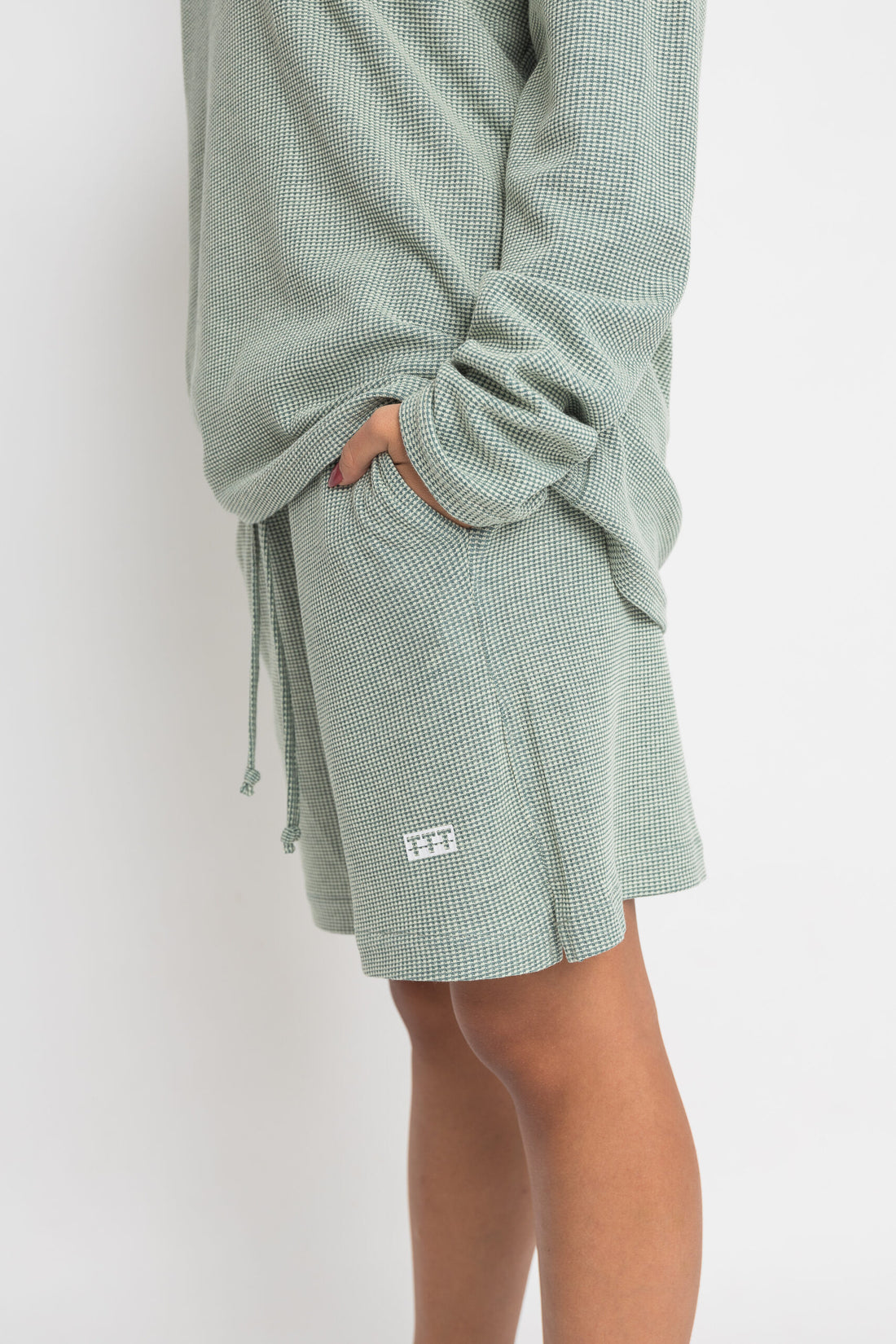 מכנס פיקה קצר נשים - ירוק/לבן